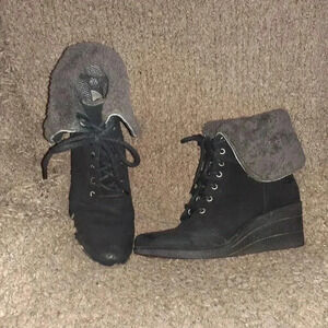UGG Australia ZEA-Black Oiled Leather Wedge/Shearling Ankle Boots-Sz 8-Excellent